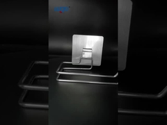 Geïnstalleerde badkamerdoekrolhouder zelfklevend