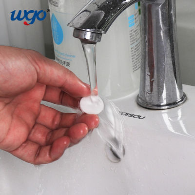 Verwijderde Opnieuw te gebruiken repositionable zelfklevende punten van Muur aan Muur zonder Residu